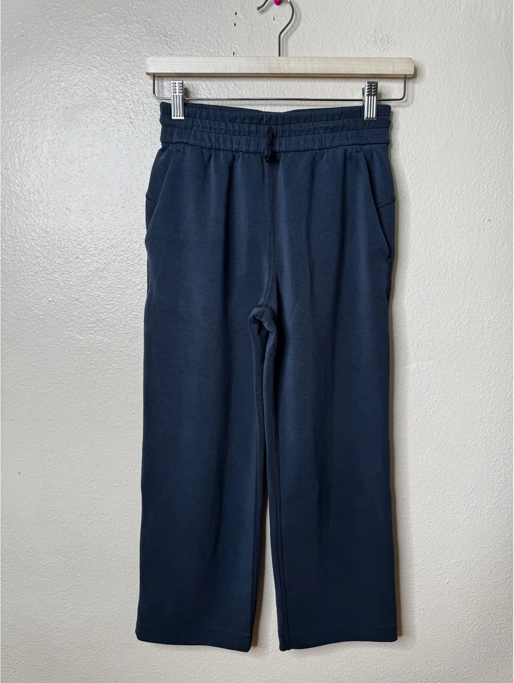 Lululemon Softstreme Women’s 2 Black Cropped Wide Leg Pull-On Pants Drawstring